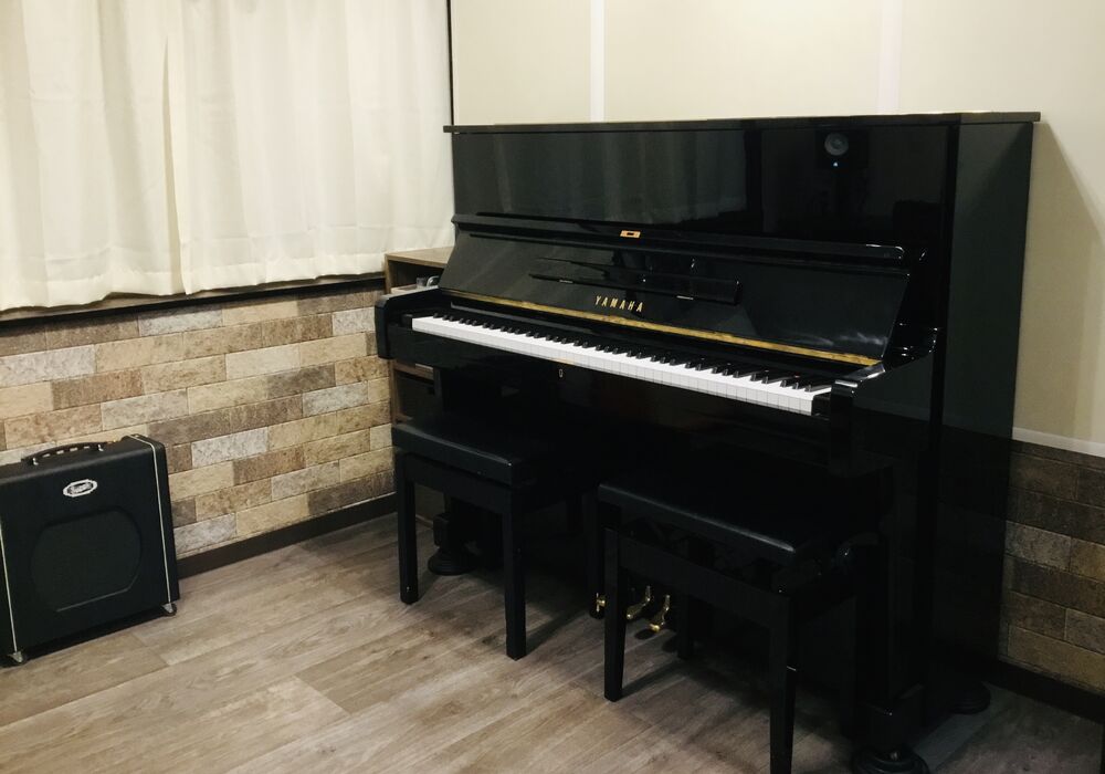 Est piano